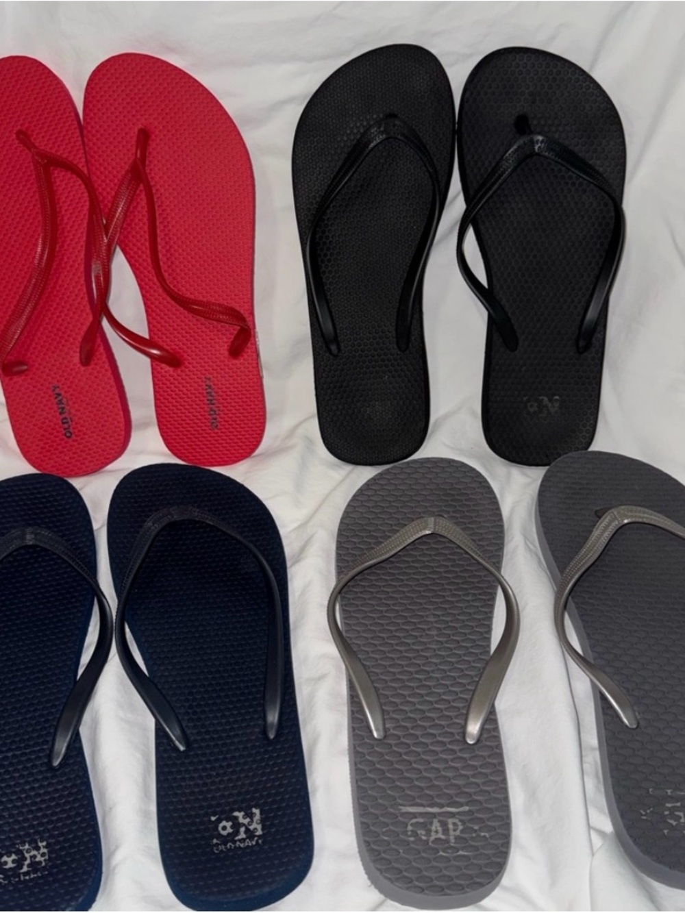 FOUR GAP and Old Navy
Colorful Flip Flops Collection